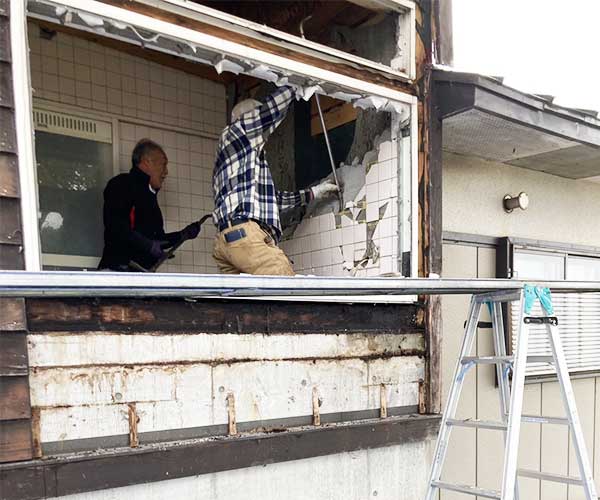 F様邸　浴室施工の様子01